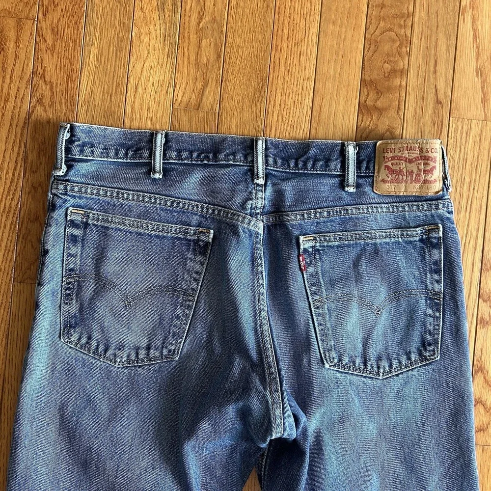 Levis levi 517